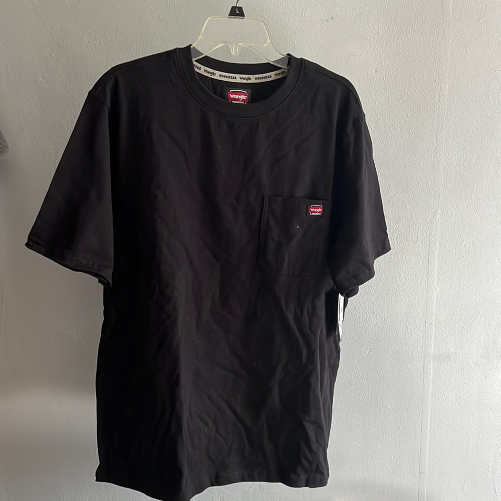 Mens large wrangler tee